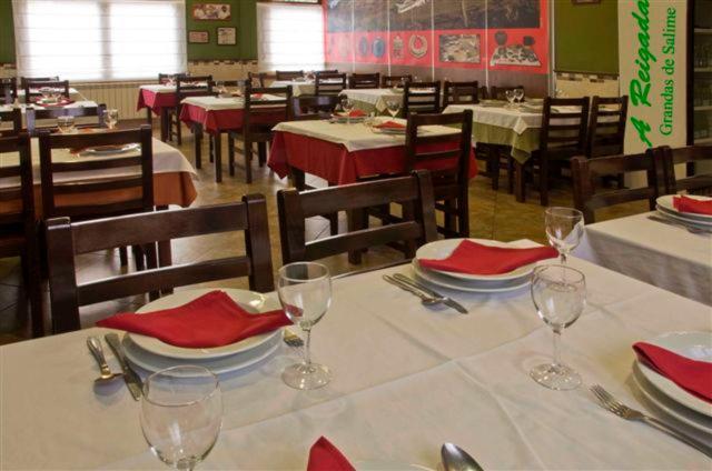 A Reigada Hotel Restaurante Grandas de Salime Eksteriør billede